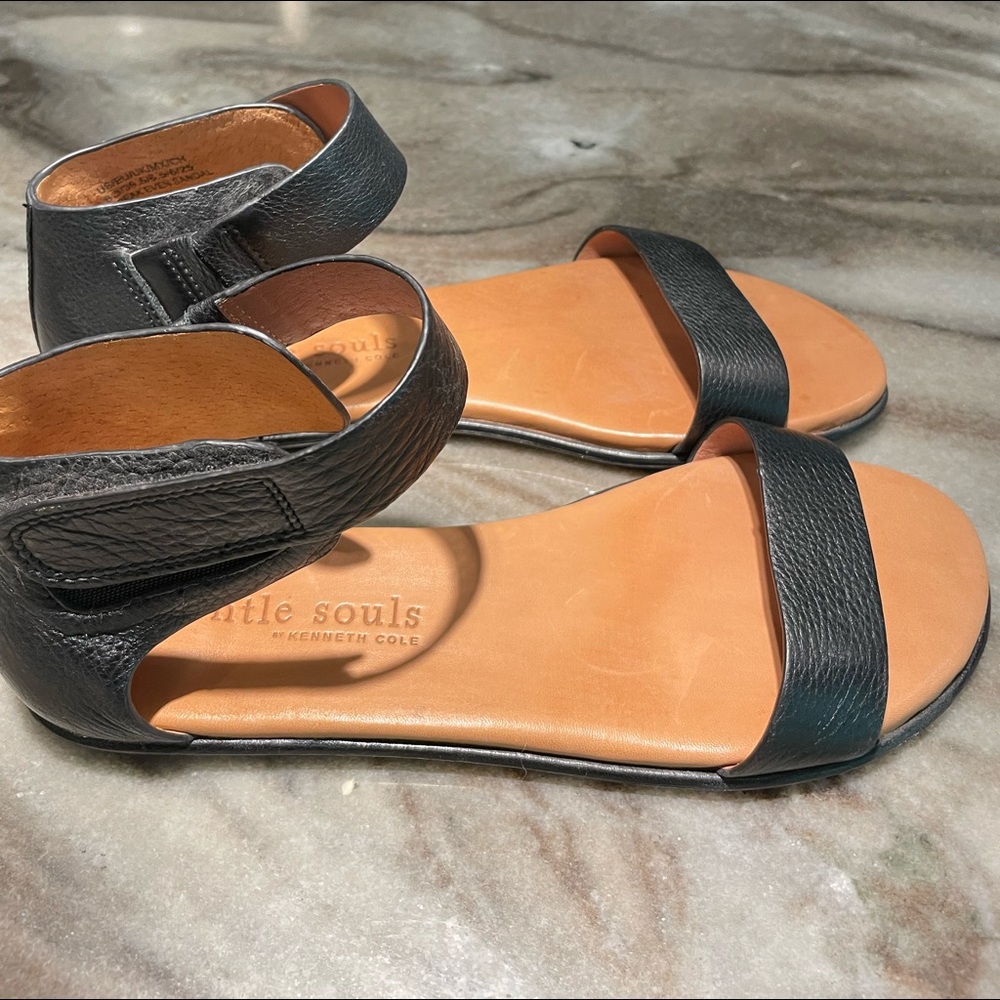 Gentle Souls black strappy shoes, size 81/2